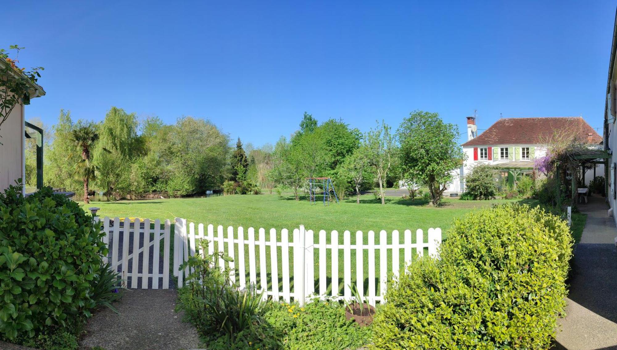 De Couleurs Et D'Eau Fraiche Bed & Breakfast Navarrenx Exterior photo